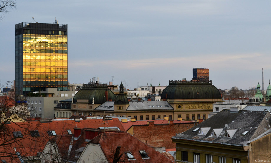 Zagreb, pogled sa Strossmayerovog šetališta, 9.3.2019. Pred sumrak.