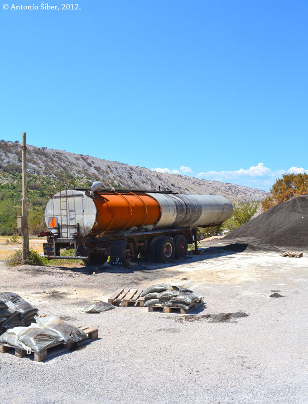 Zarđala cisterna na Vozu