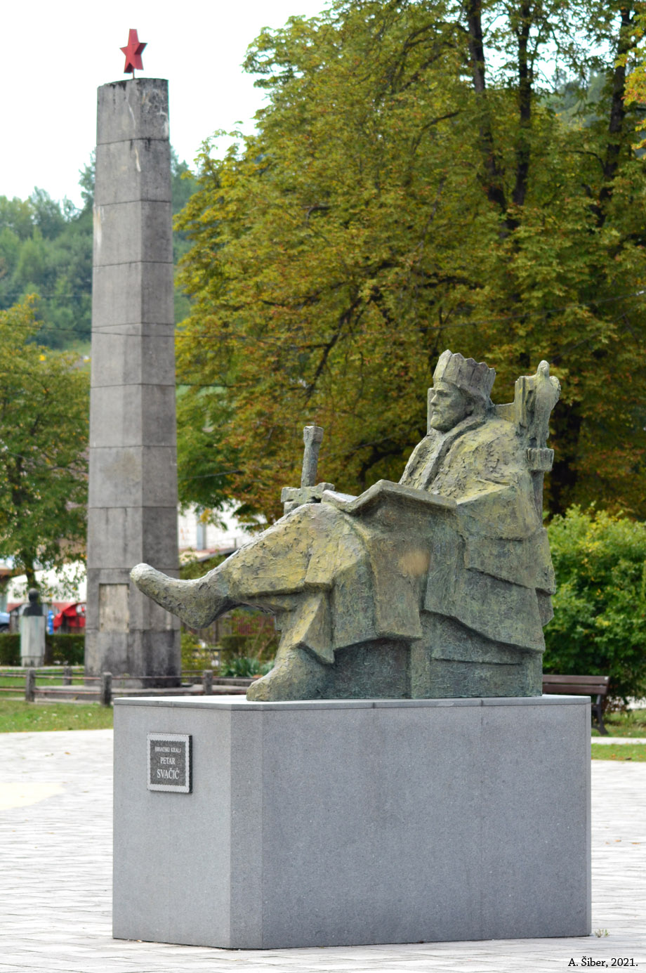 Vojnić, spomenik kralju Petru Svačiću